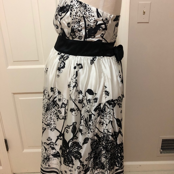 Maternite Black and White Strapless Tie-Back - Picture 2 of 4